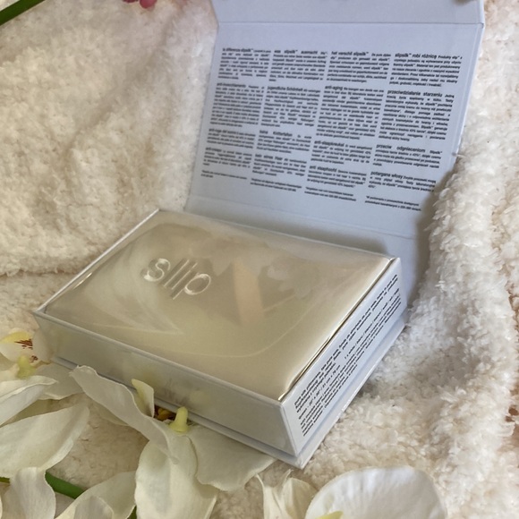 Slip Pure Silk Pillowcase💕 - Picture 9 of 10